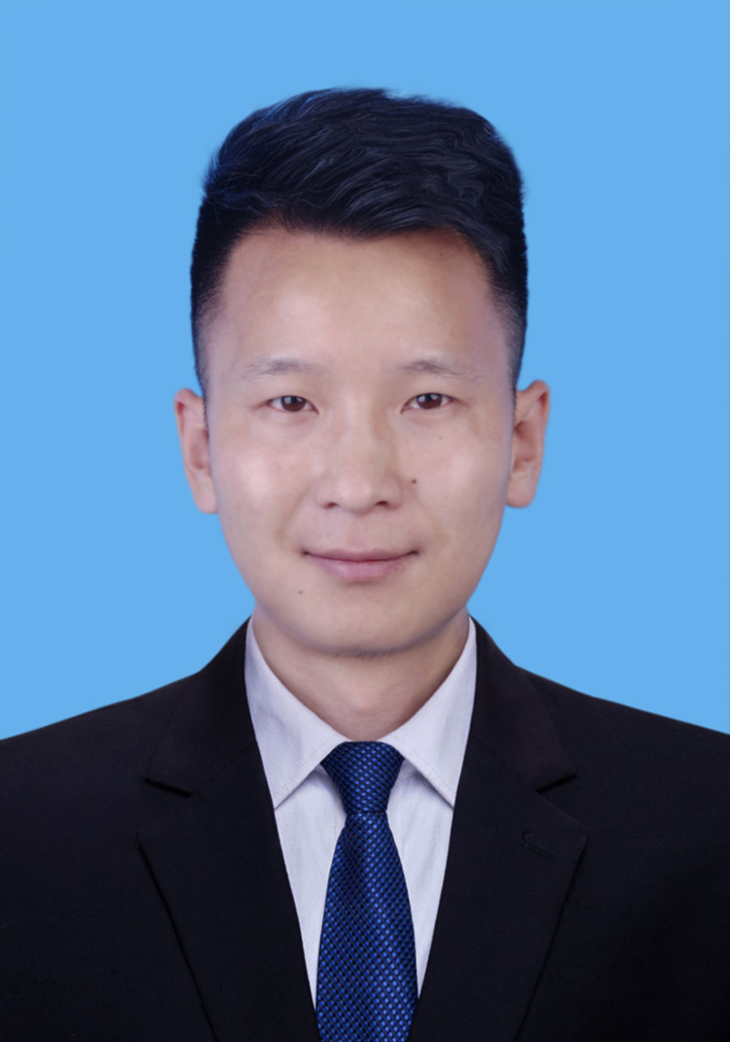經(jīng)營(yíng)部總經(jīng)理（姚旭）